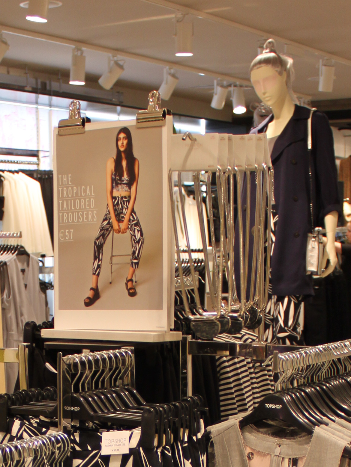 topshop_signage.6